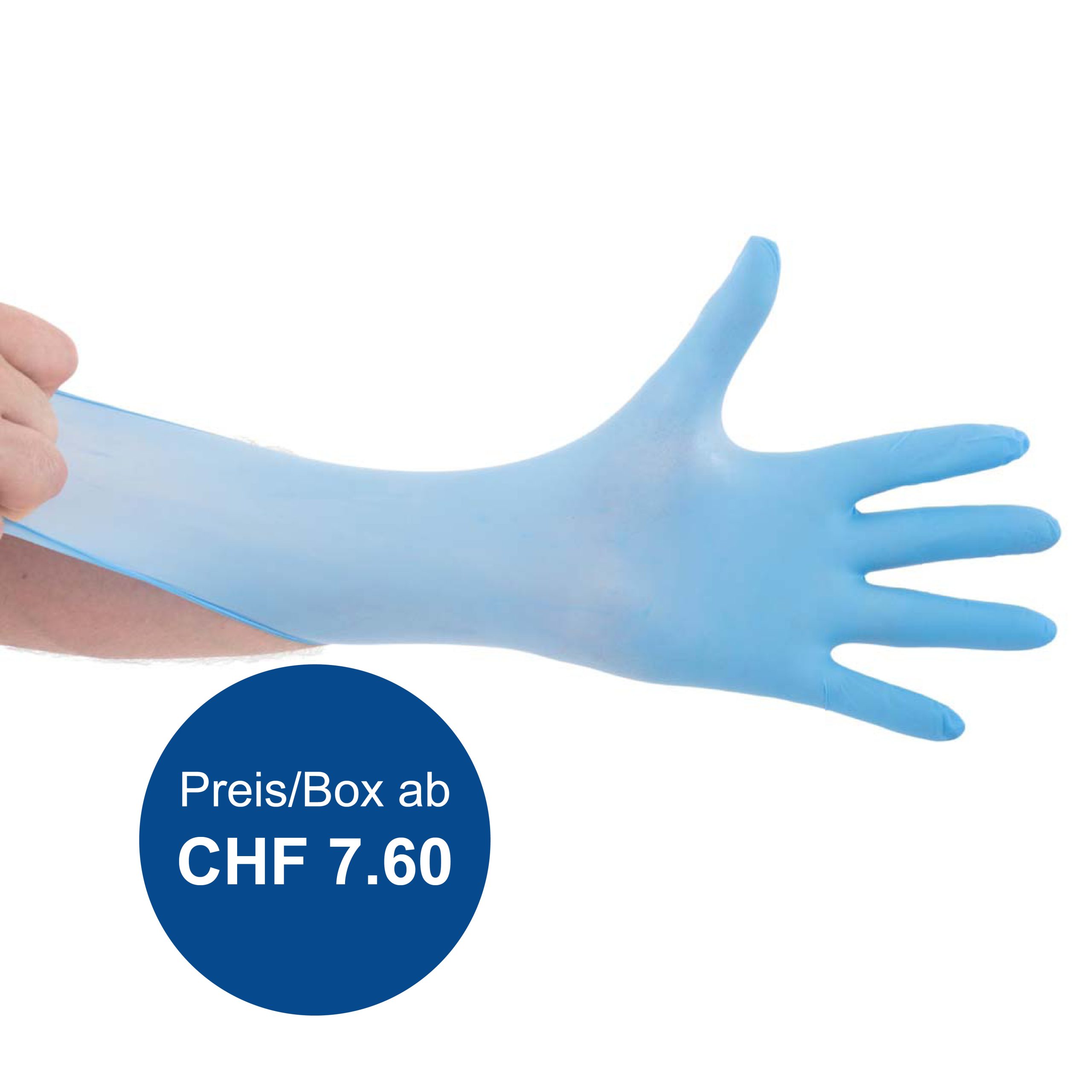 Hand die einen blauen Handschuh trägt und daran zieht